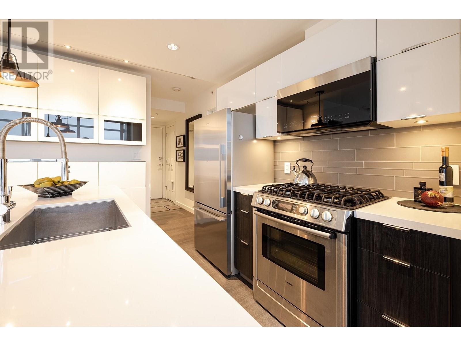 2106 1775 Quebec Street, Vancouver, British Columbia  V5T 0E3 - Photo 4 - R2824825