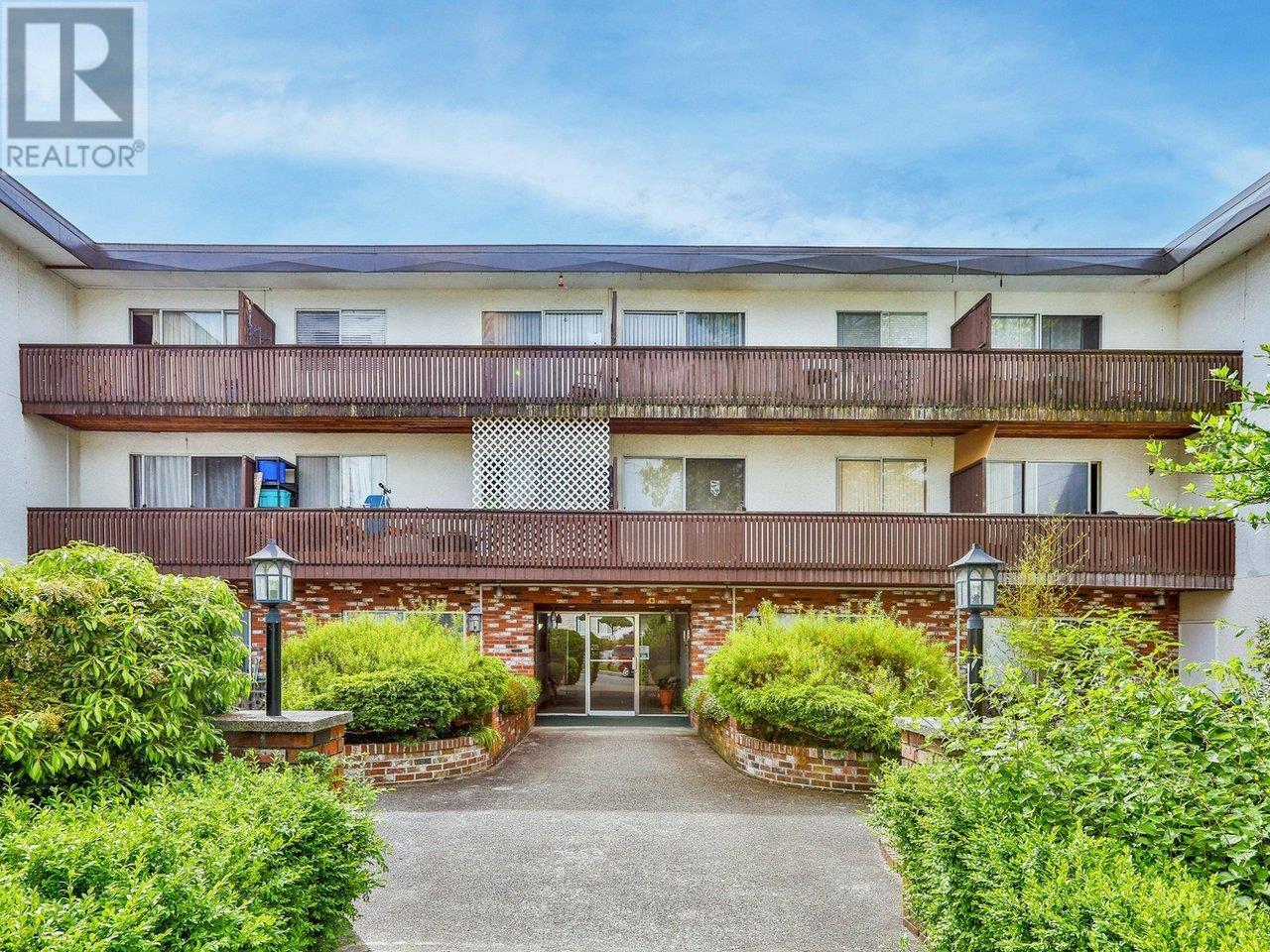 111 910 Fifth Avenue, New Westminster, British Columbia  V3M 1Y2 - Photo 2 - R2824967