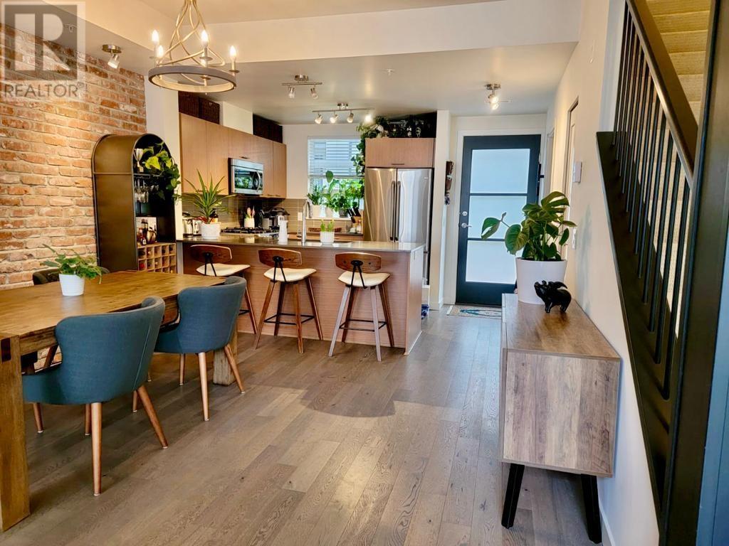 333 95 Moody Street, Port Moody, British Columbia  V3H 0H2 - Photo 2 - R2824987