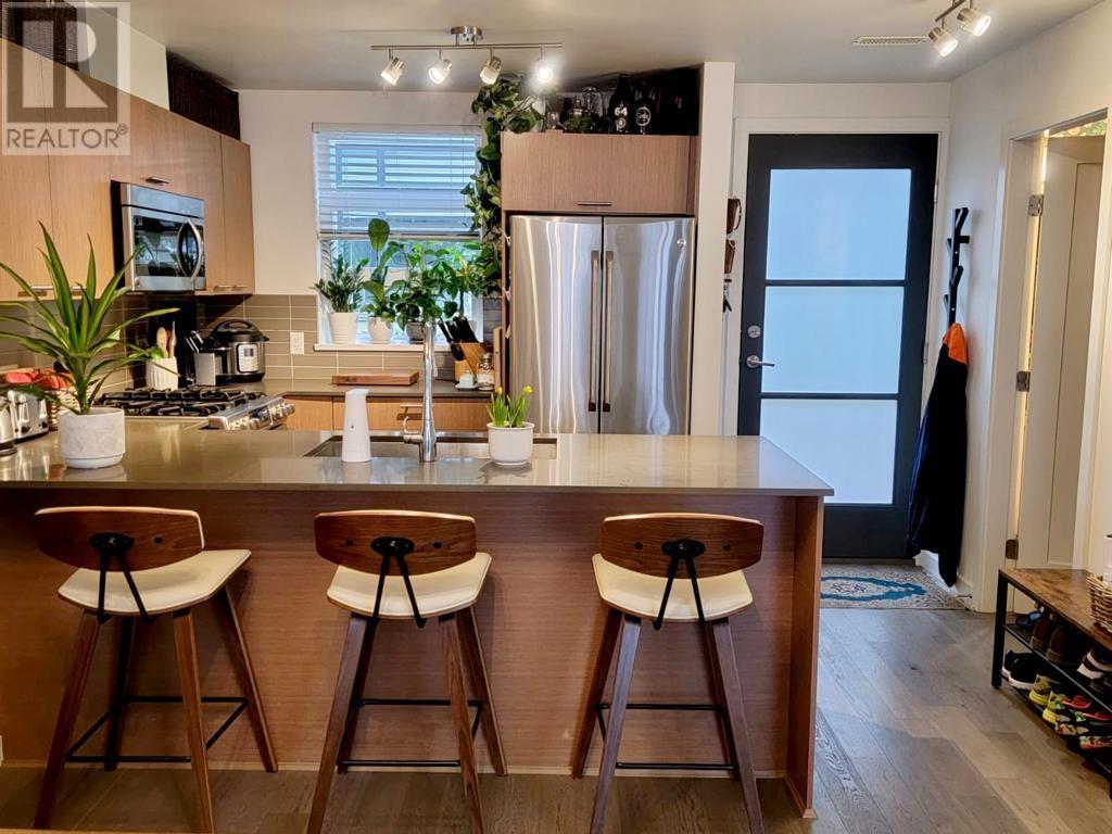 333 95 Moody Street, Port Moody, British Columbia  V3H 0H2 - Photo 3 - R2824987