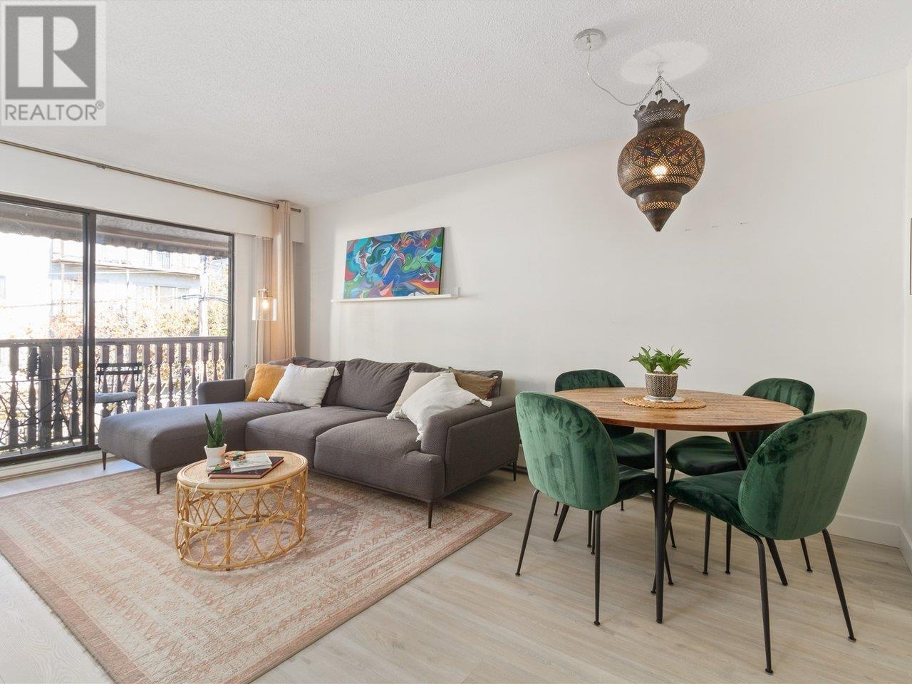 301 236 W 2ND STREET, north vancouver, British Columbia