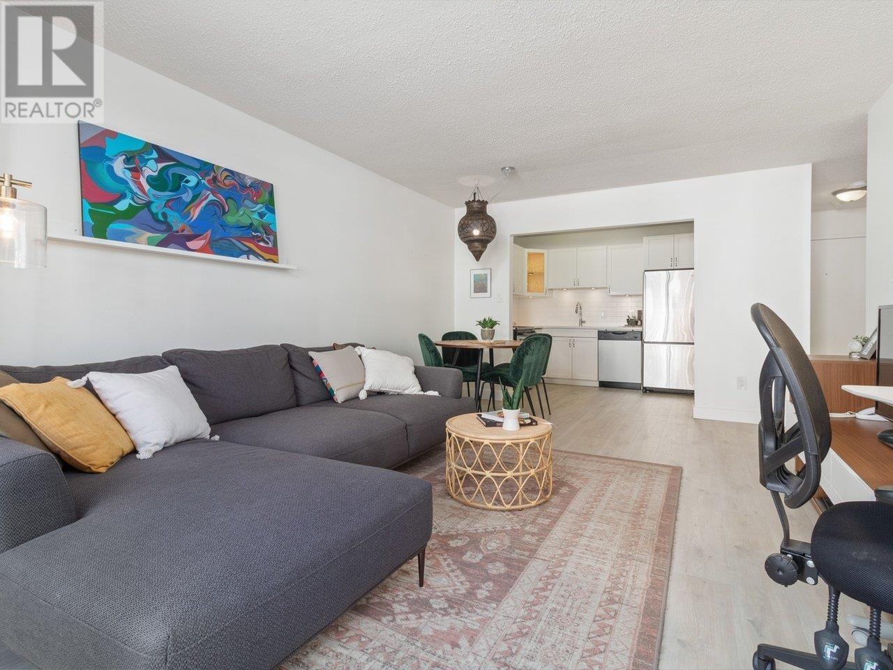 301 236 W 2nd Street, North Vancouver, British Columbia  V7M 1C6 - Photo 4 - R2825020