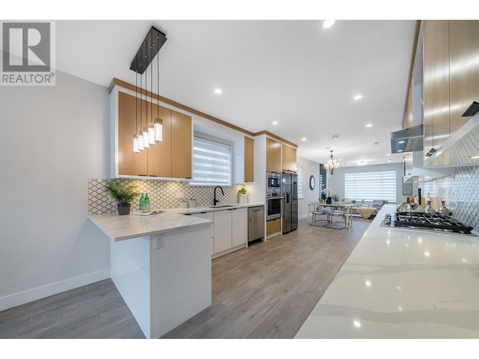 6752 Lakeview Avenue, Burnaby, British Columbia  V5E 2P4 - Photo 12 - R2825024