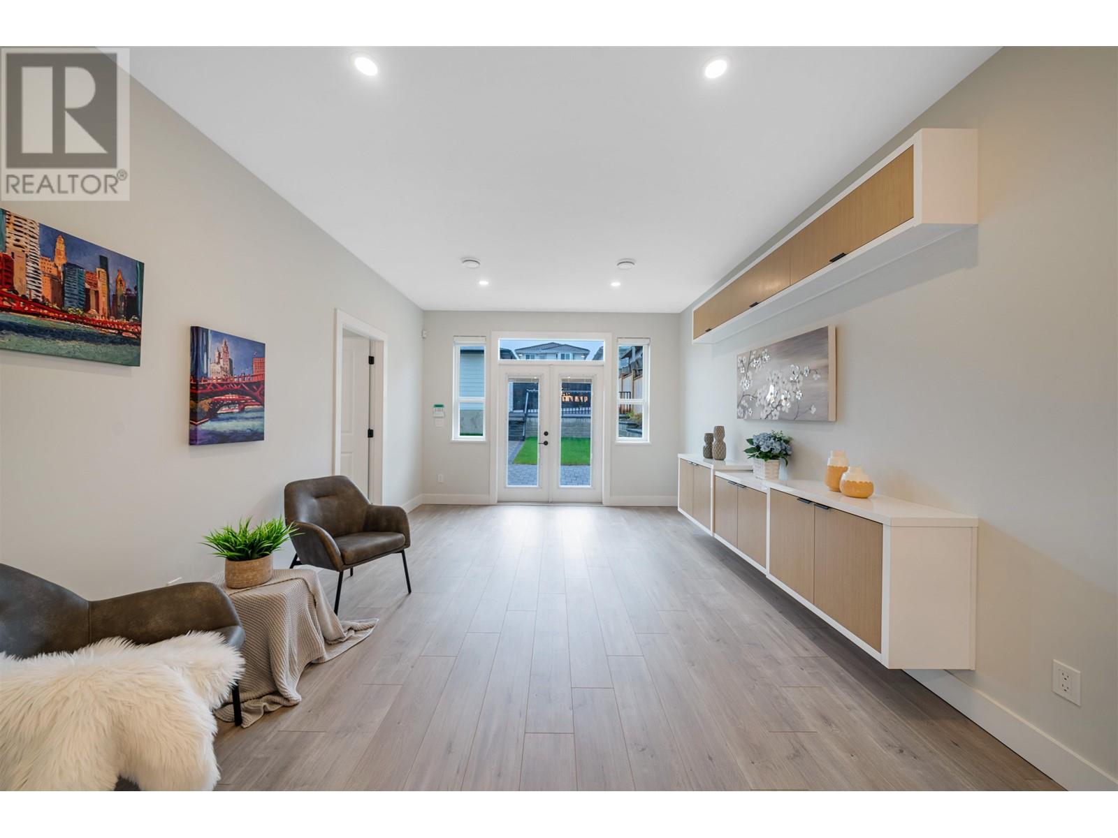6752 Lakeview Avenue, Burnaby, British Columbia  V5E 2P4 - Photo 13 - R2825024