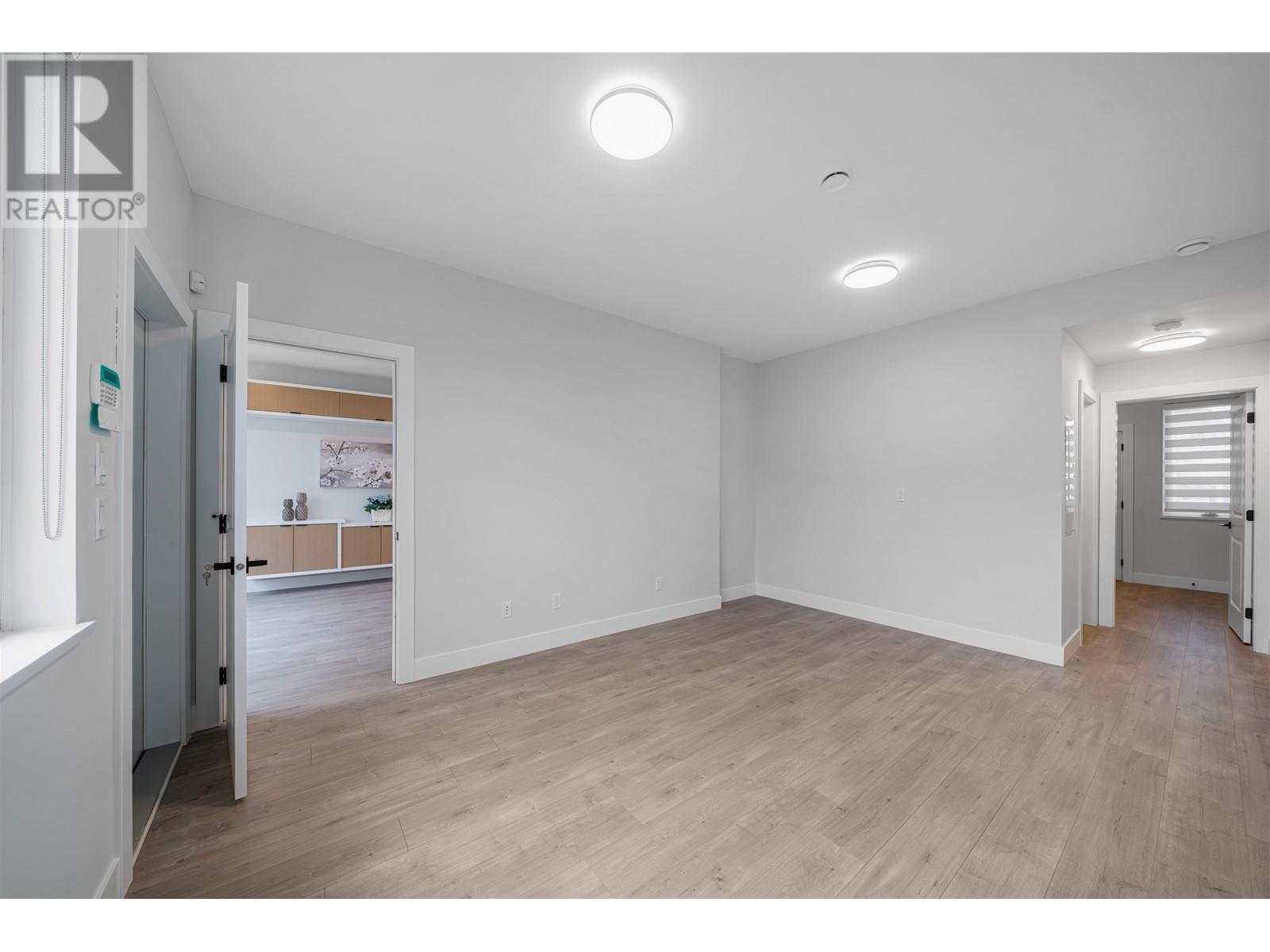 6752 Lakeview Avenue, Burnaby, British Columbia  V5E 2P4 - Photo 17 - R2825024
