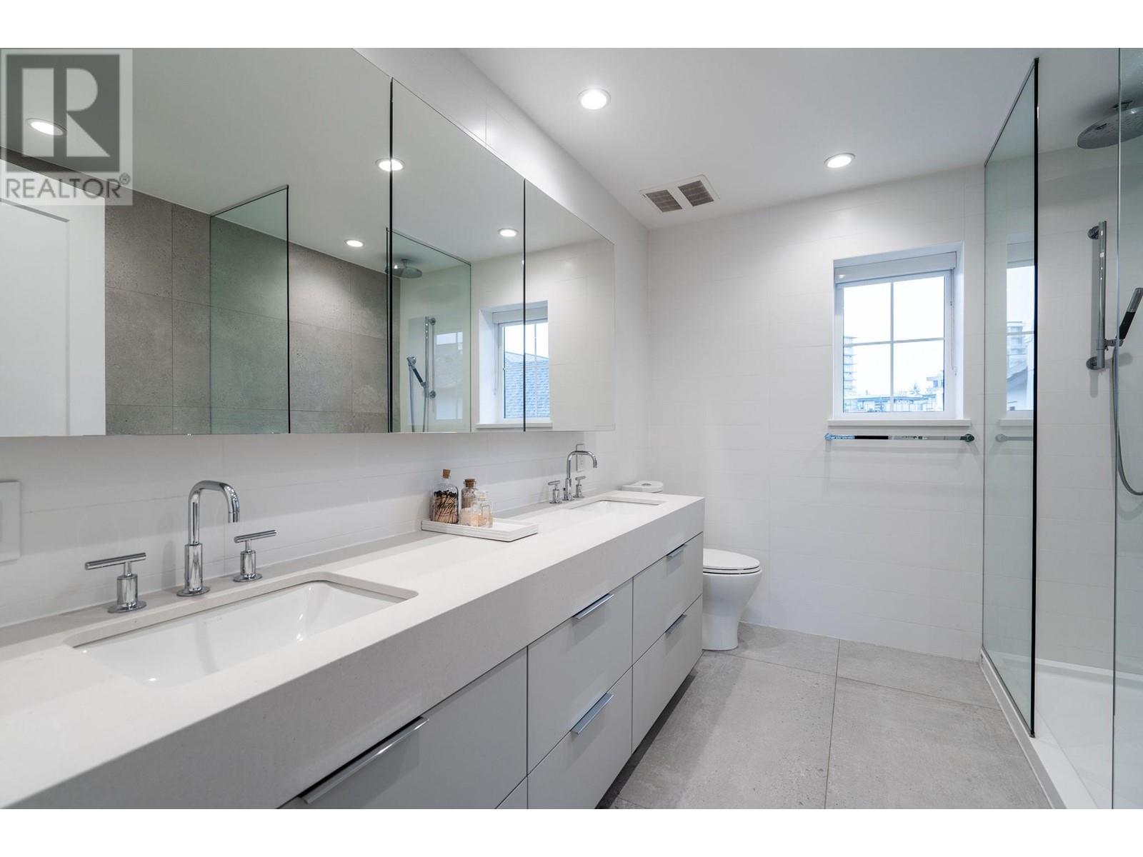 111 2070 Curling Road, North Vancouver, British Columbia  V7P 0C9 - Photo 18 - R2825029