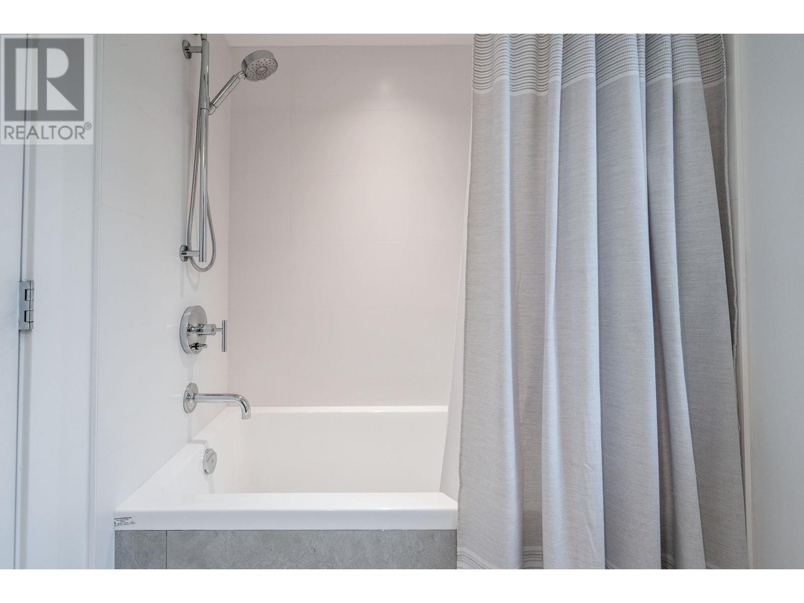 111 2070 Curling Road, North Vancouver, British Columbia  V7P 0C9 - Photo 28 - R2825029