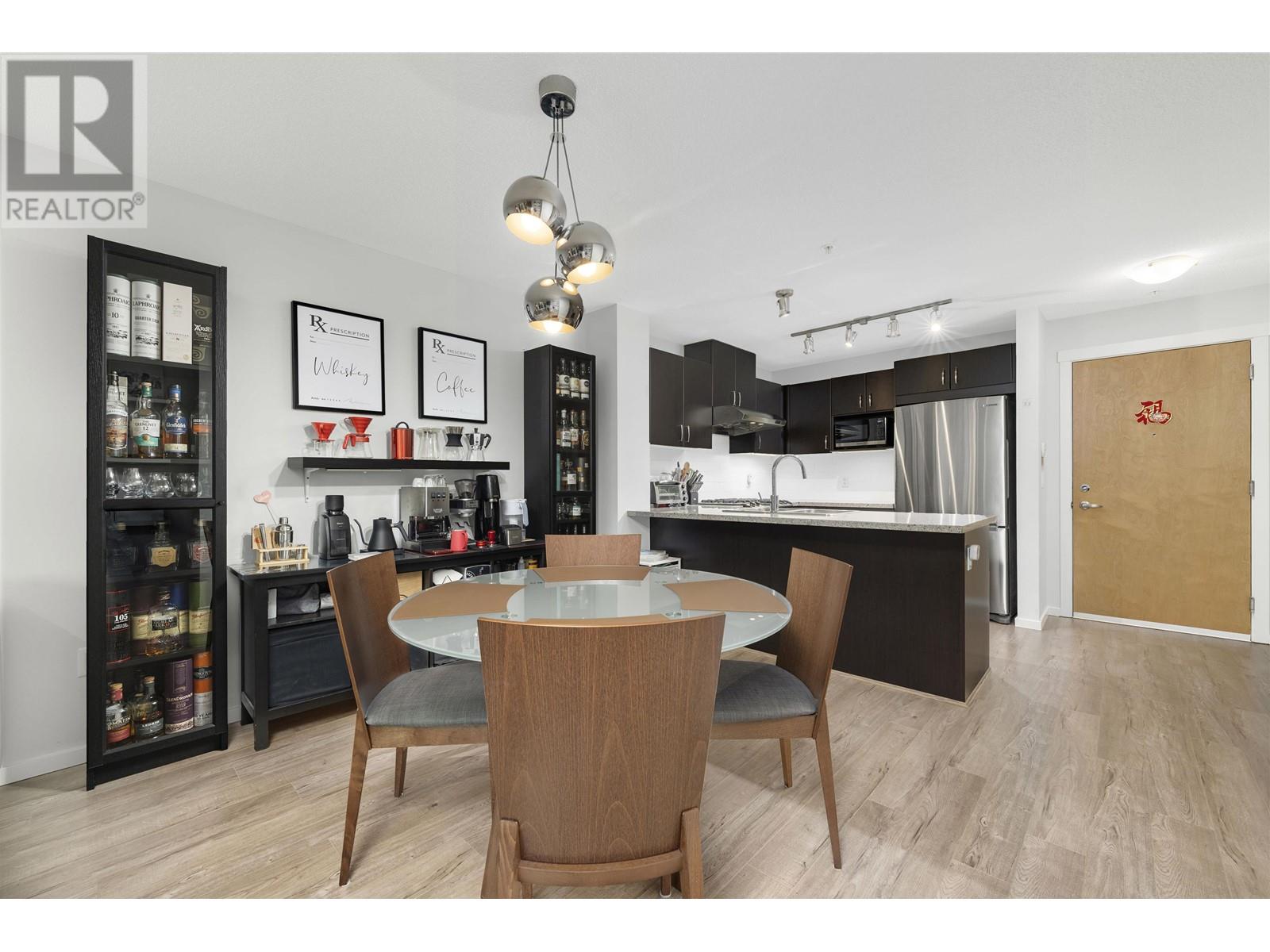 207 3050 Dayanee Springs Boulevard, Coquitlam, British Columbia  V3E 0A2 - Photo 2 - R2825059