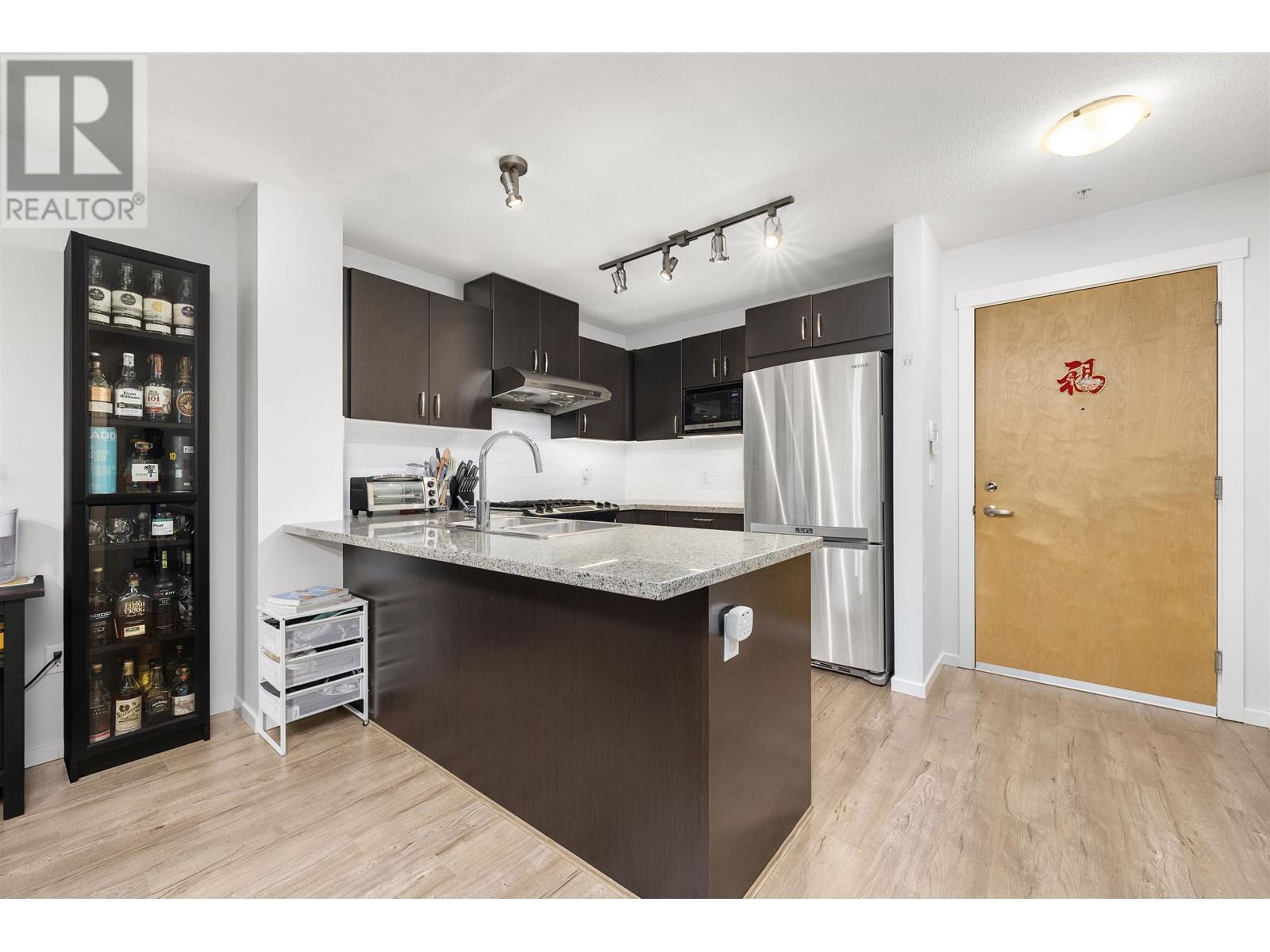 207 3050 Dayanee Springs Boulevard, Coquitlam, British Columbia  V3E 0A2 - Photo 4 - R2825059