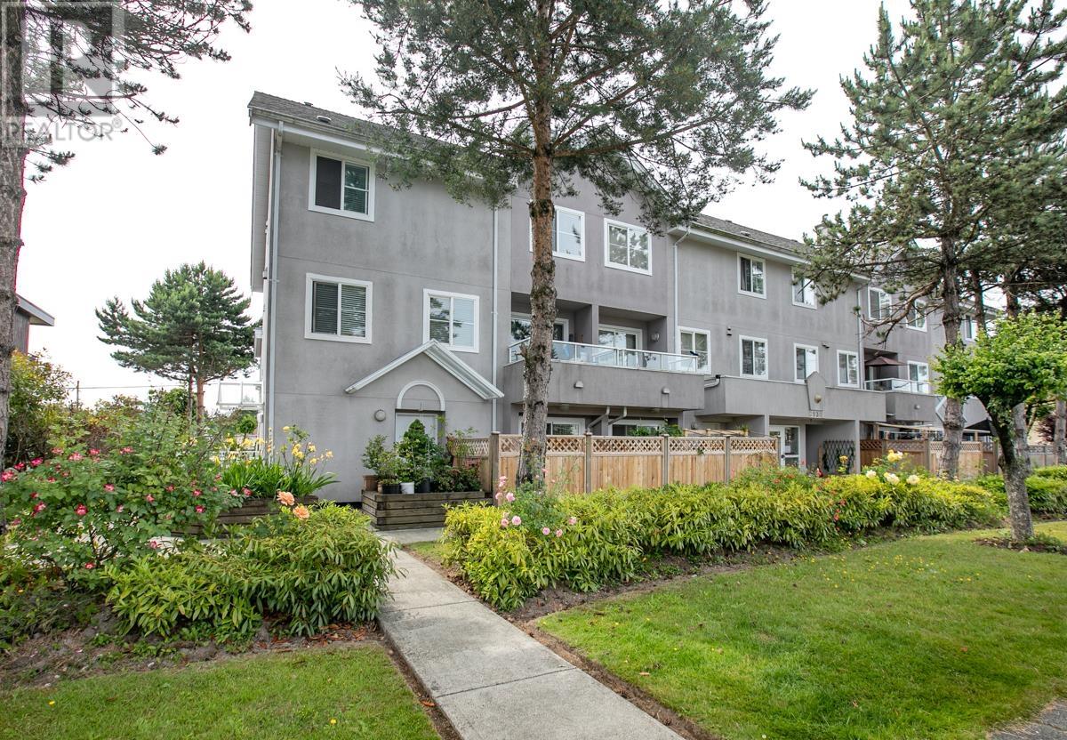 202 6930 Balmoral Street, Burnaby, British Columbia  V5E 1J5 - Photo 2 - R2817877