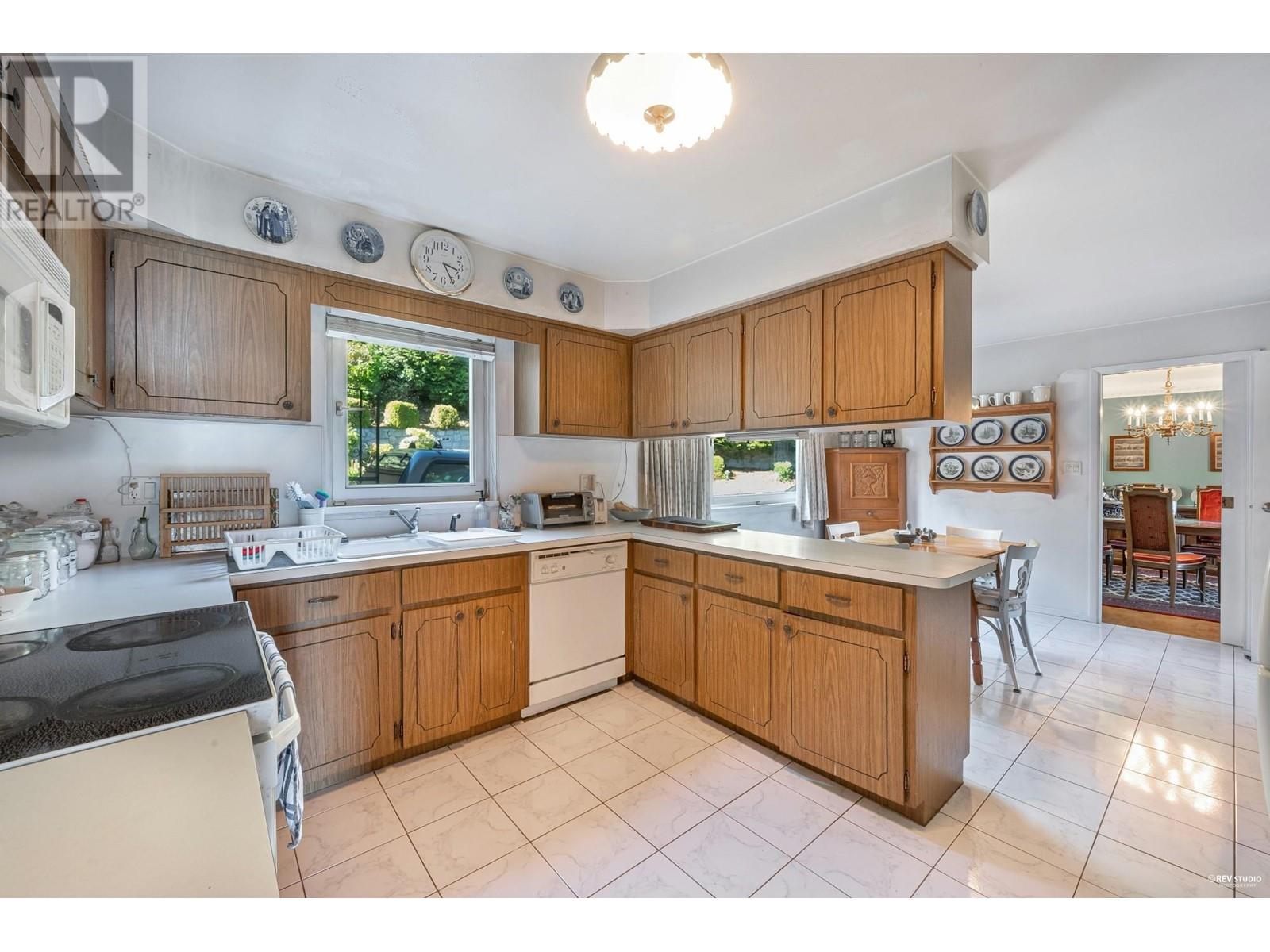 1373 Camwell Drive, West Vancouver, British Columbia  V7S 2M6 - Photo 21 - R2825025