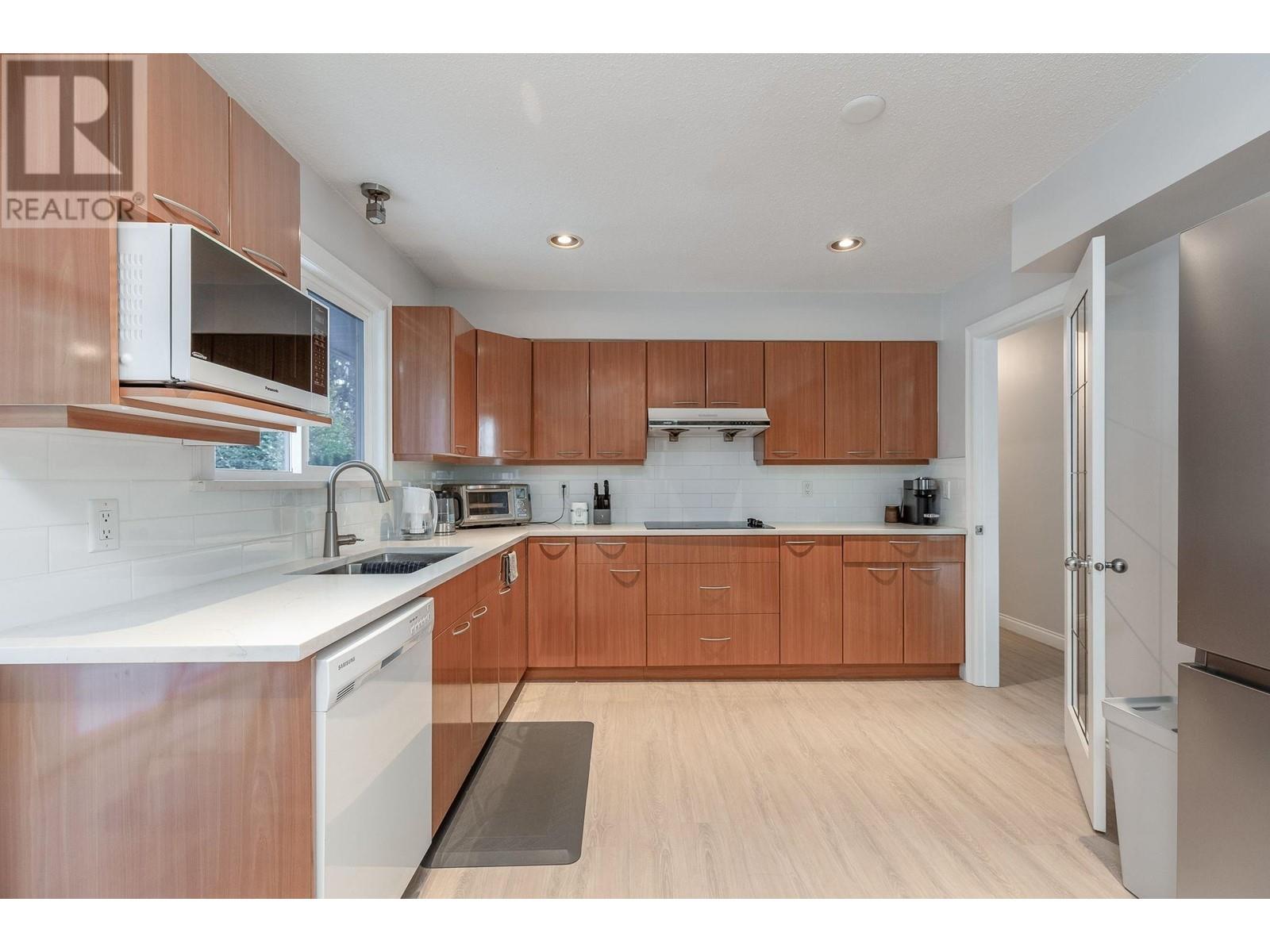 5603 Spruce Street, Burnaby, British Columbia  V5G 1Y7 - Photo 11 - R2825035