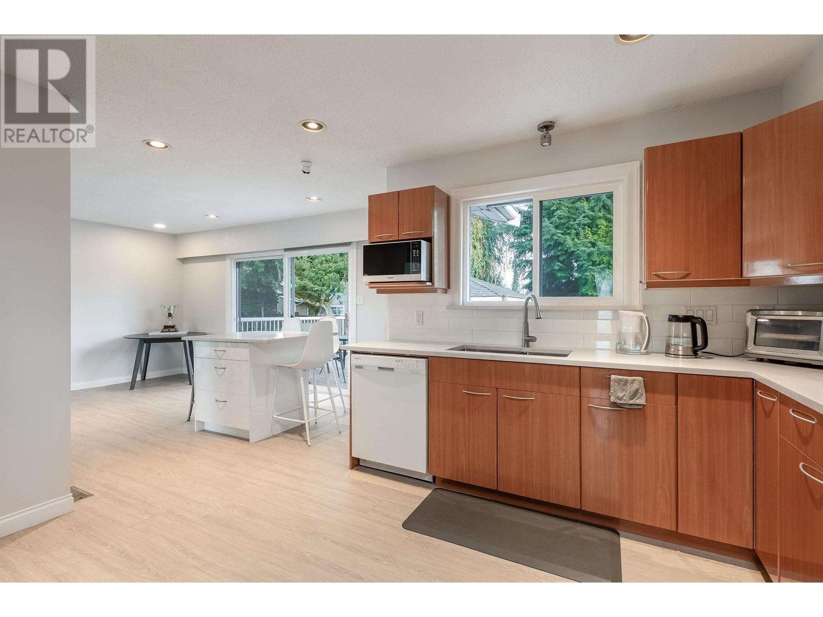5603 Spruce Street, Burnaby, British Columbia  V5G 1Y7 - Photo 12 - R2825035