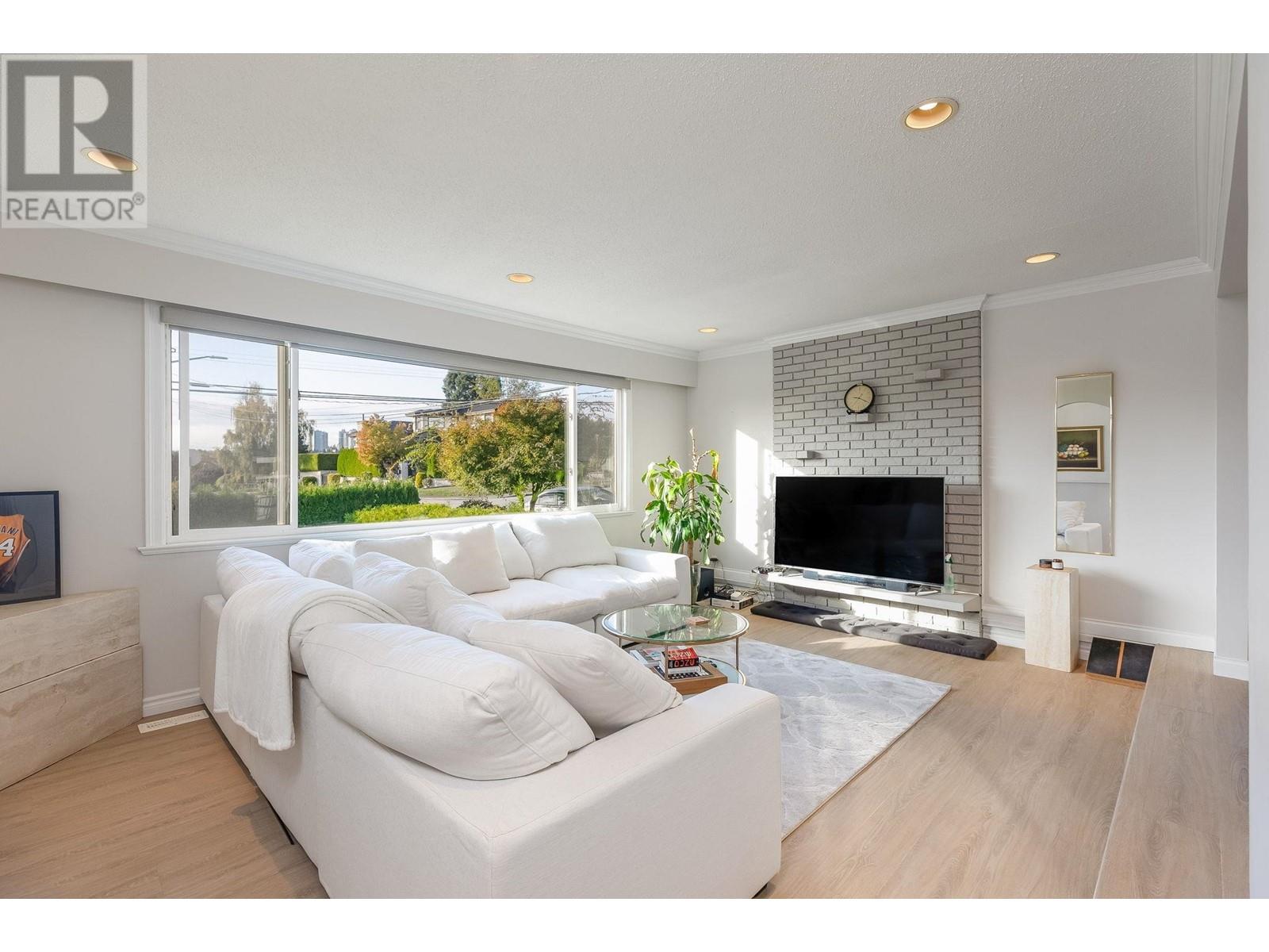 5603 Spruce Street, Burnaby, British Columbia  V5G 1Y7 - Photo 4 - R2825035