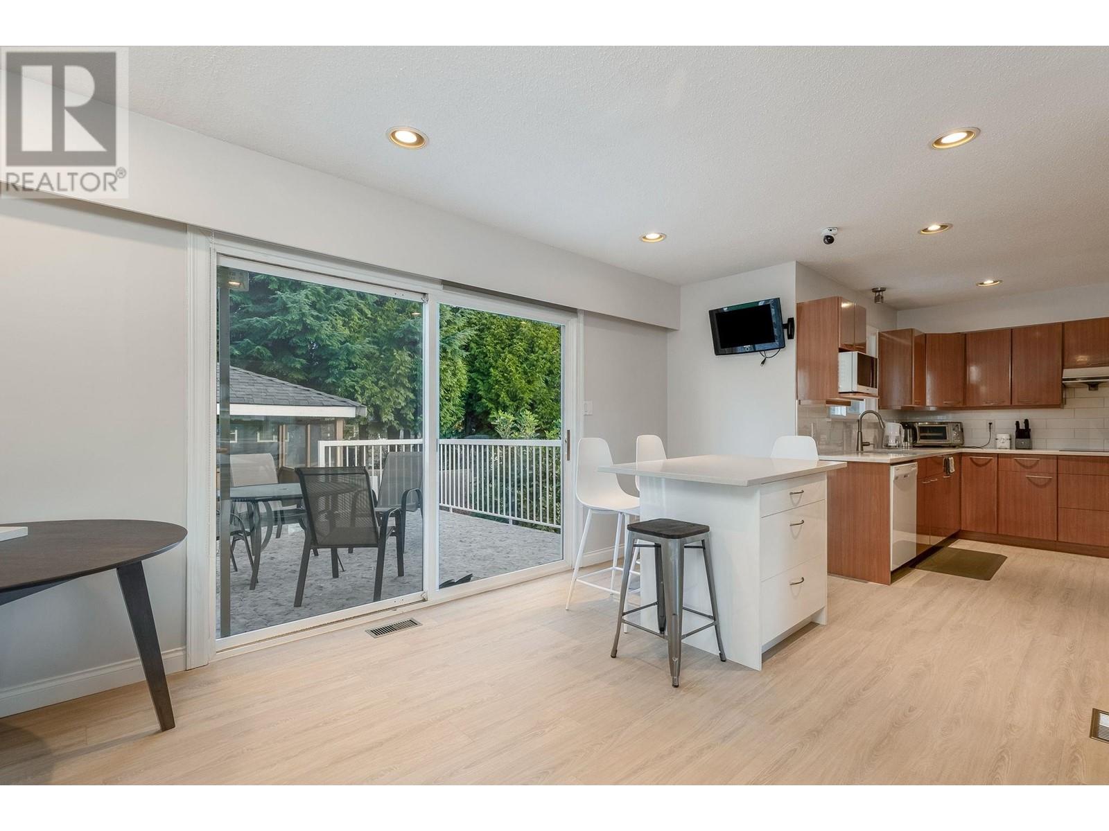 5603 Spruce Street, Burnaby, British Columbia  V5G 1Y7 - Photo 9 - R2825035