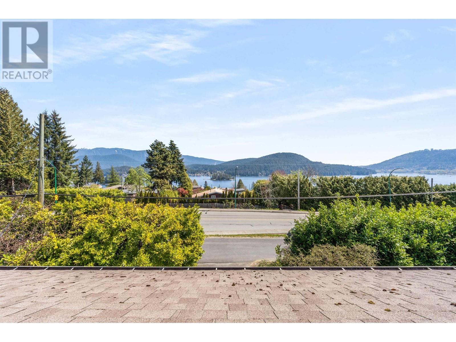 4254 Caddy Road, North Vancouver, British Columbia  V7G 1B7 - Photo 11 - R2825044