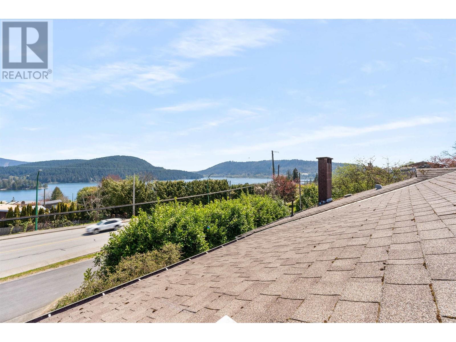 4254 Caddy Road, North Vancouver, British Columbia  V7G 1B7 - Photo 12 - R2825044