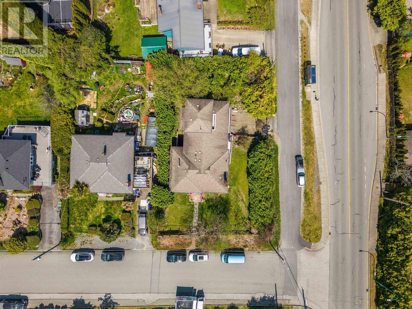 4254 Caddy Road, North Vancouver, British Columbia  V7G 1B7 - Photo 14 - R2825044