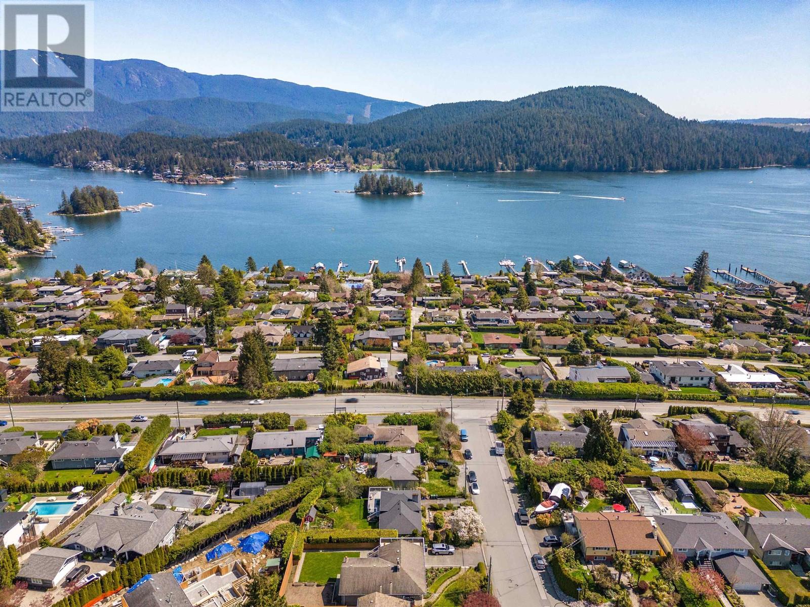 4254 Caddy Road, North Vancouver, British Columbia  V7G 1B7 - Photo 17 - R2825044