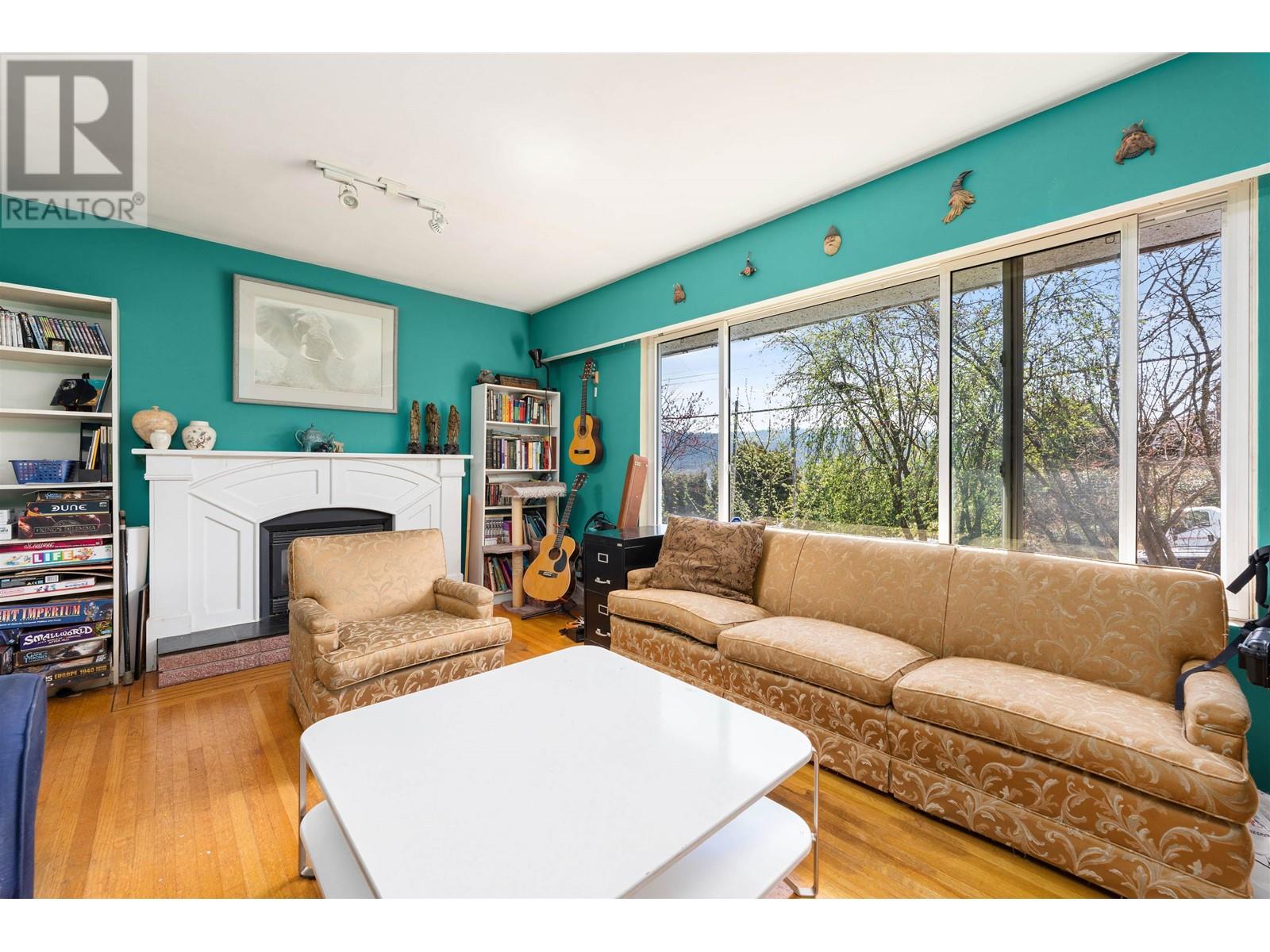 4254 Caddy Road, North Vancouver, British Columbia  V7G 1B7 - Photo 3 - R2825044