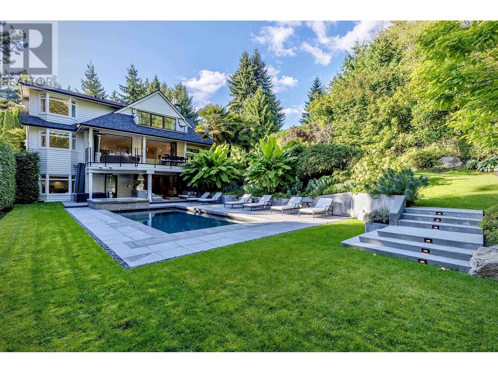 5721 WESTPORT COURT, west vancouver, British Columbia