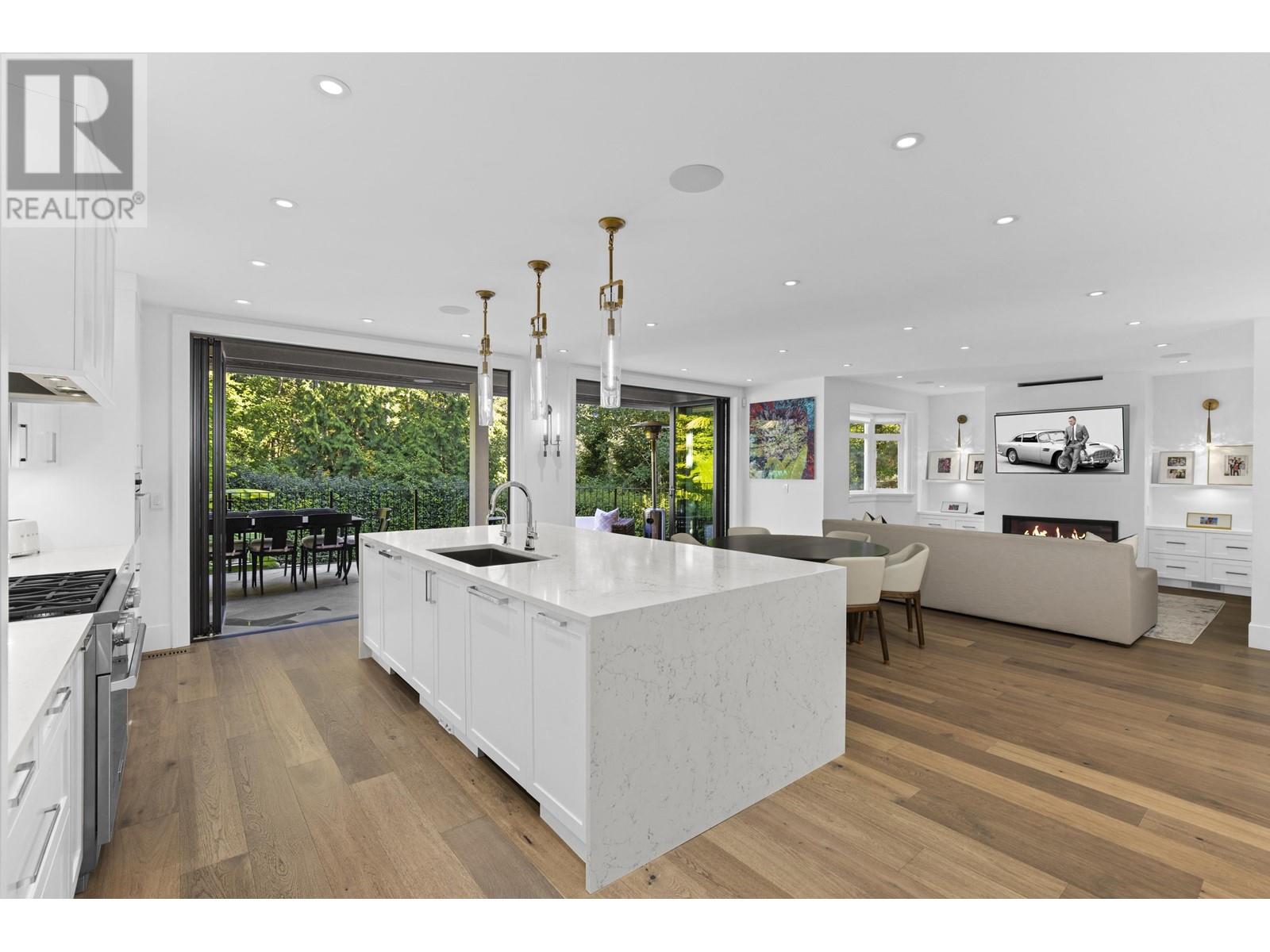 5721 Westport Court, West Vancouver, British Columbia  V7W 2X9 - Photo 12 - R2825048