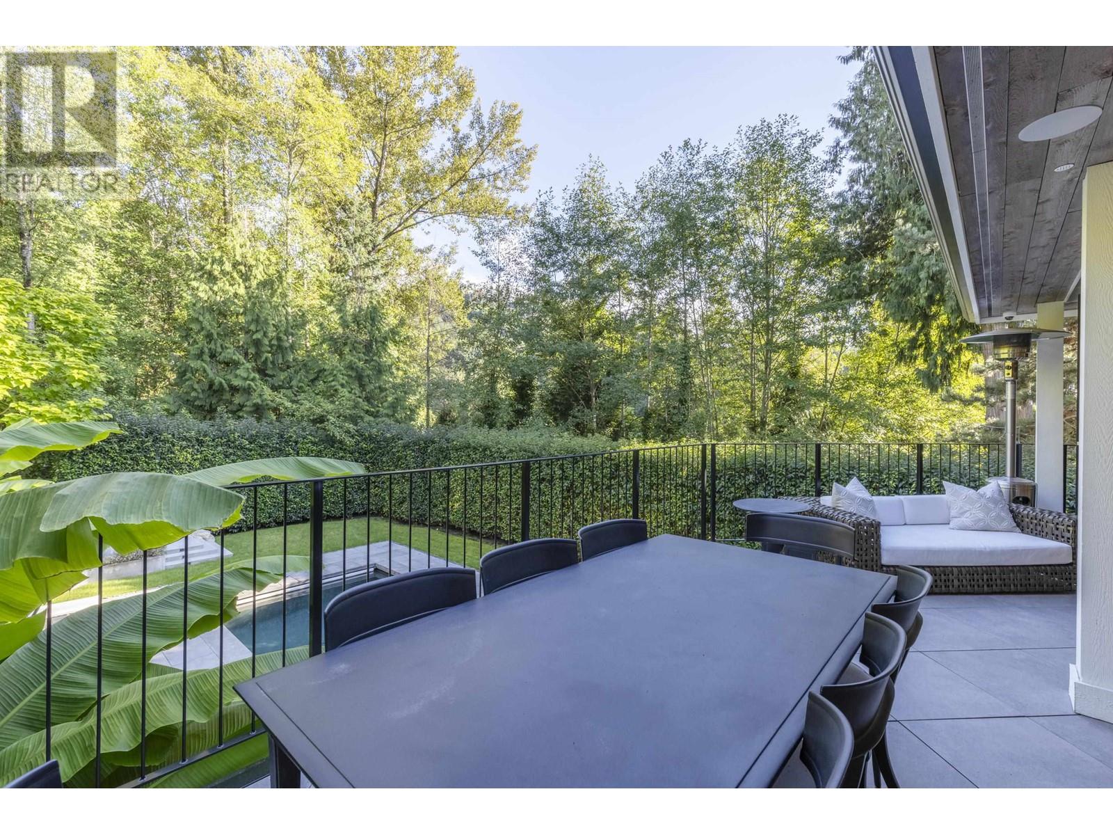 5721 Westport Court, West Vancouver, British Columbia  V7W 2X9 - Photo 15 - R2825048