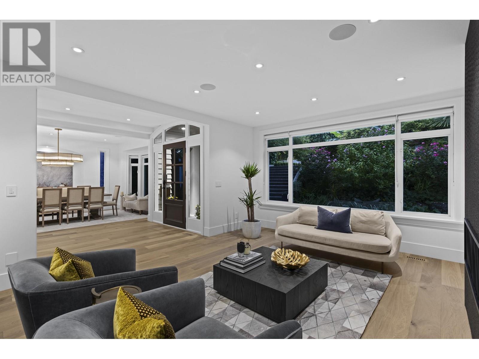 5721 Westport Court, West Vancouver, British Columbia  V7W 2X9 - Photo 4 - R2825048