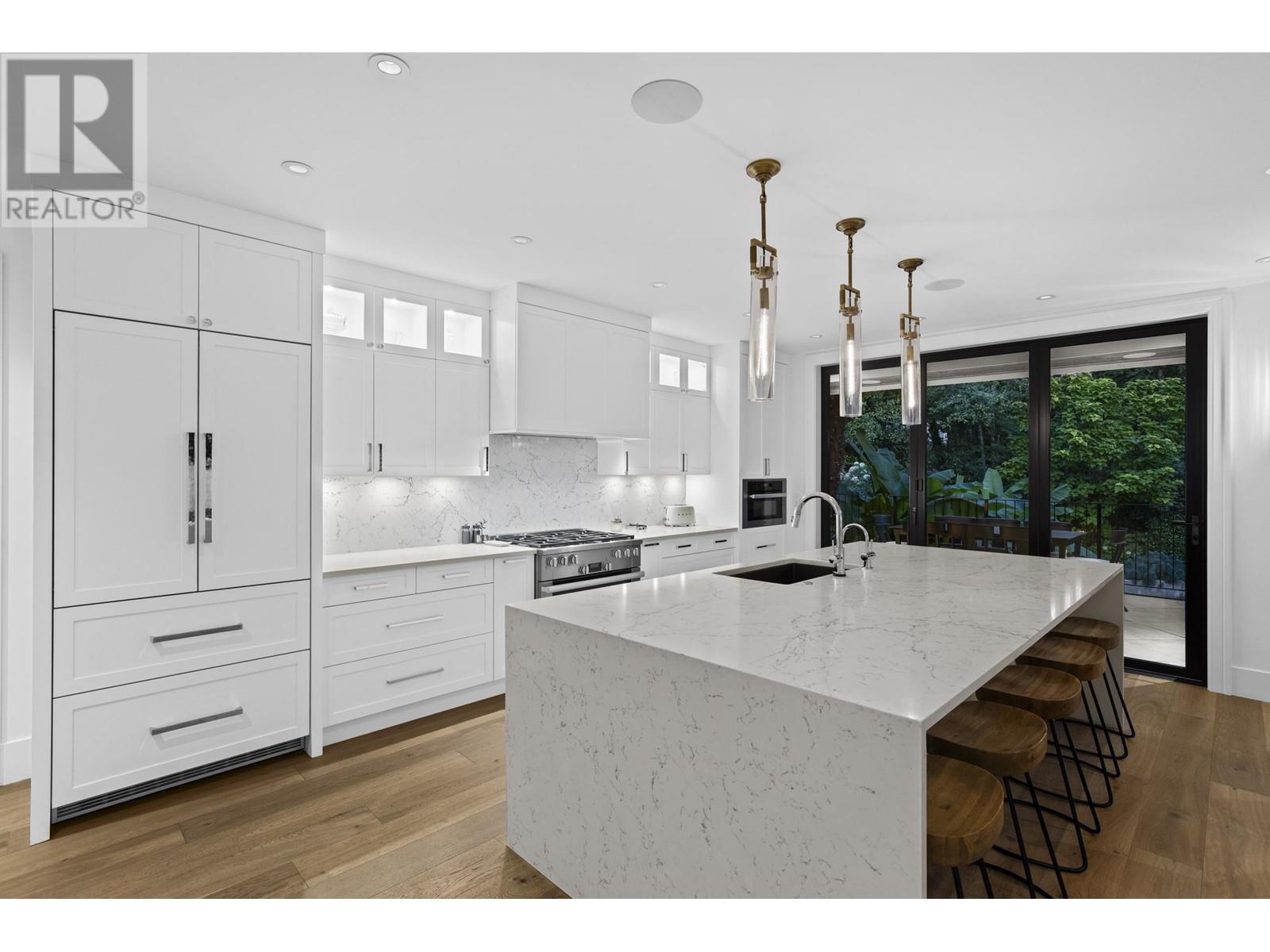 5721 Westport Court, West Vancouver, British Columbia  V7W 2X9 - Photo 7 - R2825048