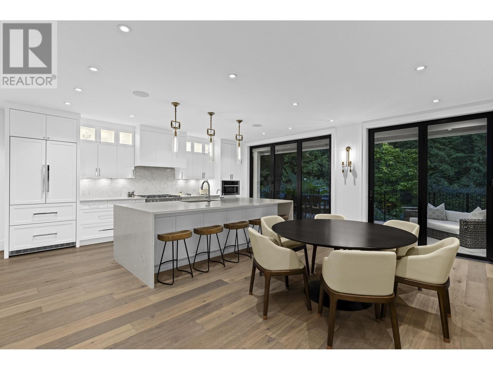 5721 Westport Court, West Vancouver, British Columbia  V7W 2X9 - Photo 8 - R2825048