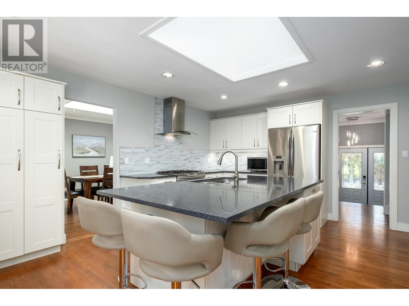 4164 Madeley Road, North Vancouver, British Columbia  V7N 4C9 - Photo 10 - R2825049