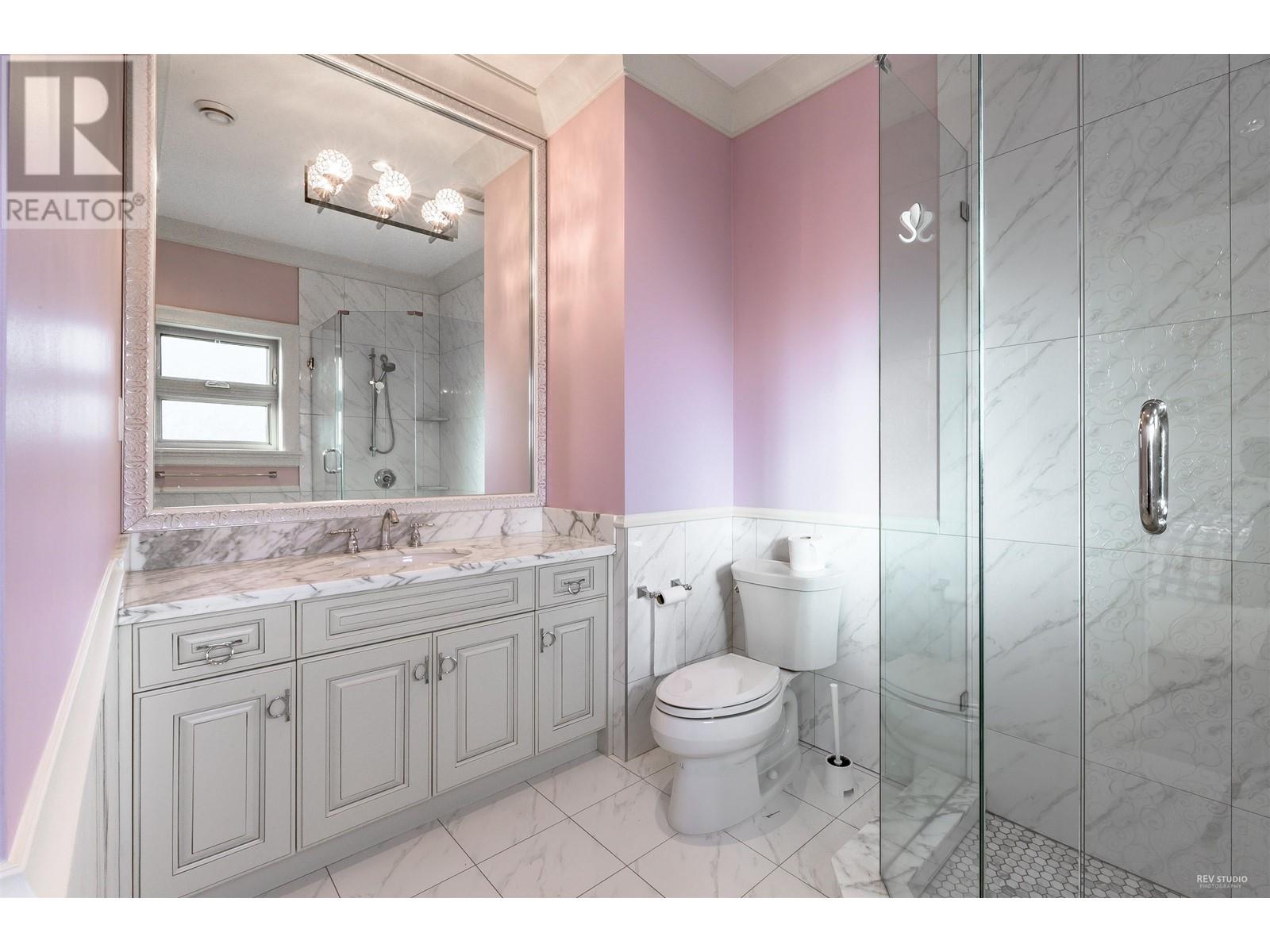 4822 Bond Street, Burnaby, British Columbia  V5H 1H1 - Photo 13 - R2825057