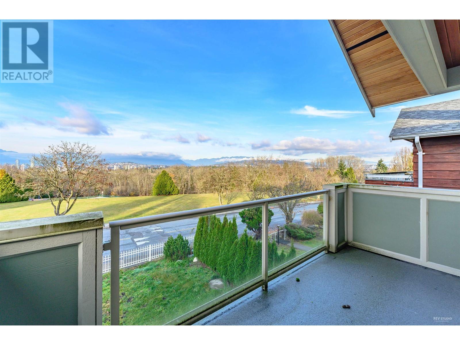 4822 Bond Street, Burnaby, British Columbia  V5H 1H1 - Photo 16 - R2825057