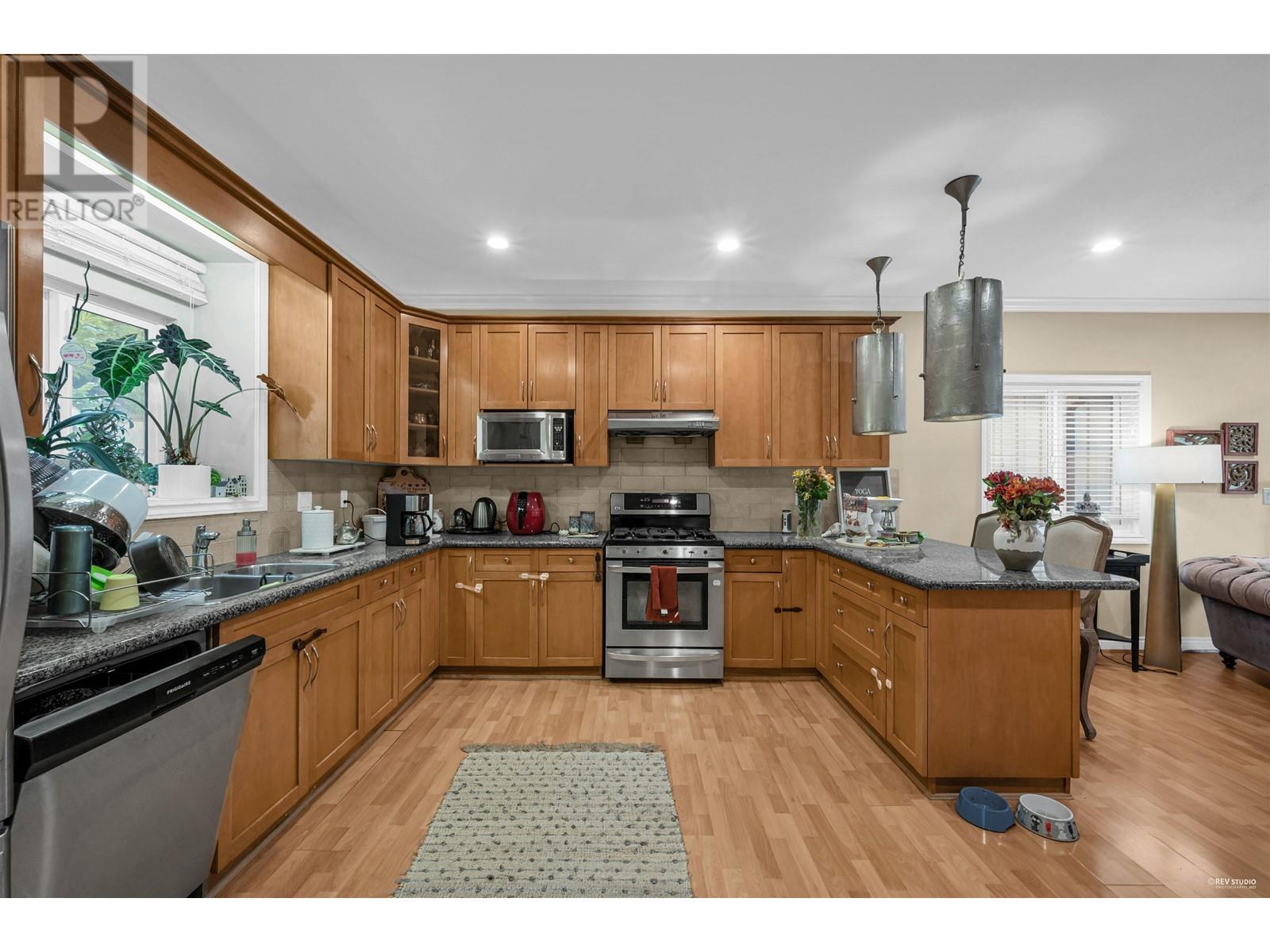 3460 Carnarvon Avenue, North Vancouver, British Columbia  V7N 3K9 - Photo 10 - R2825065