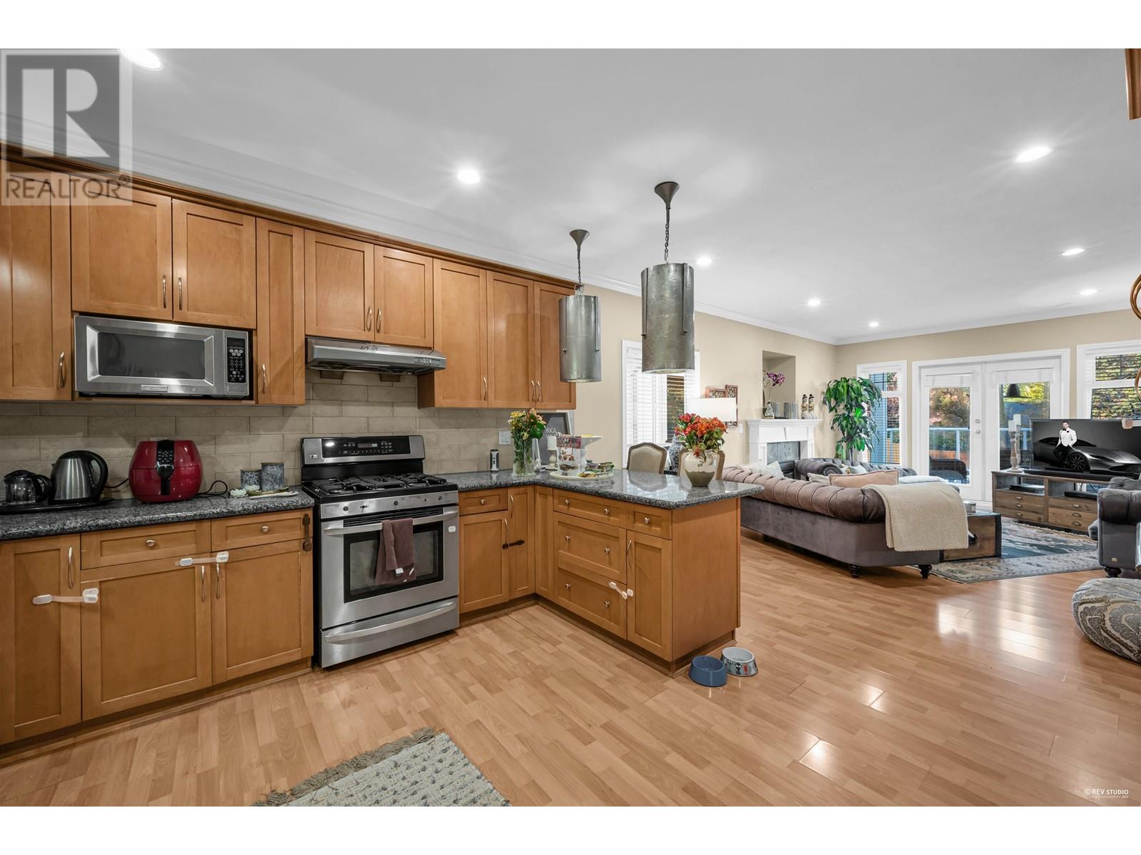 3460 Carnarvon Avenue, North Vancouver, British Columbia  V7N 3K9 - Photo 8 - R2825065