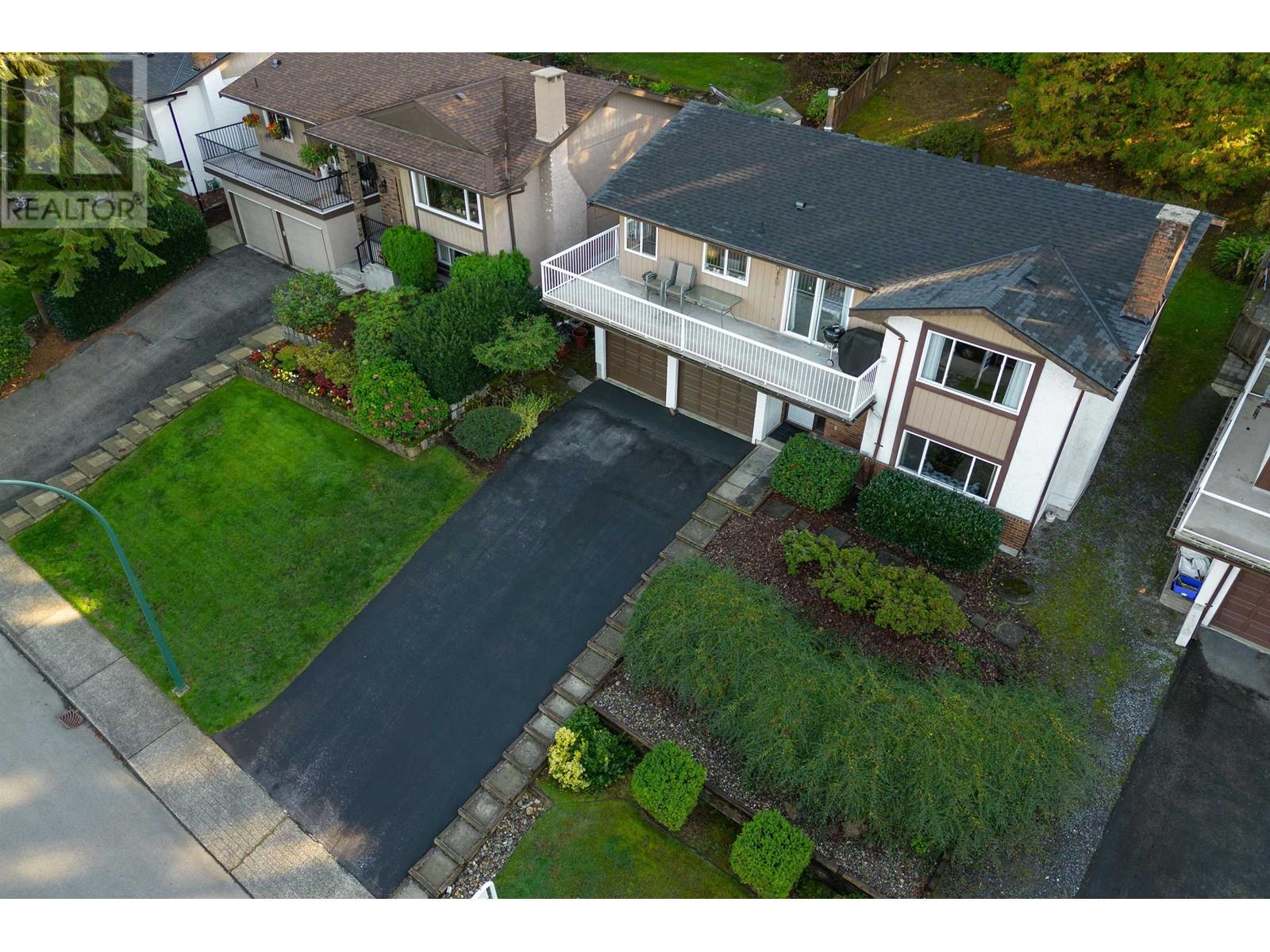 2620 Hawser Avenue, Coquitlam, British Columbia  V3C 4E1 - Photo 2 - R2824545