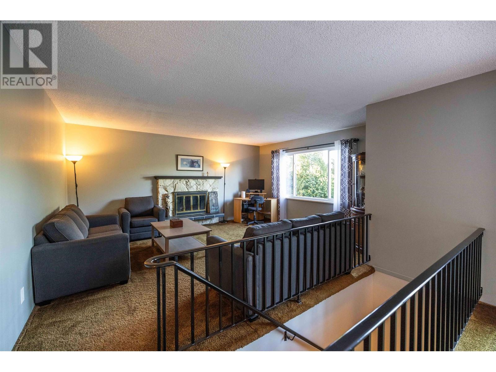 2620 Hawser Avenue, Coquitlam, British Columbia  V3C 4E1 - Photo 3 - R2824545