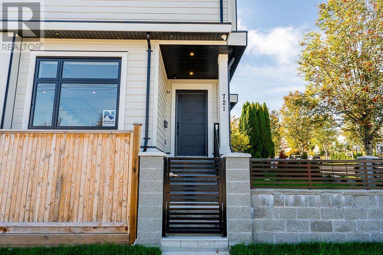 721 Renfrew Street, Vancouver, British Columbia  V5K 2K4 - Photo 2 - R2824899