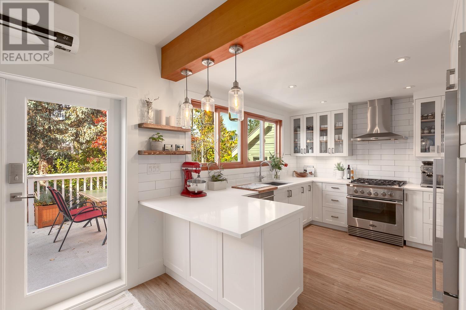 4283 Balkan Street, Vancouver, British Columbia  V5V 3Z4 - Photo 5 - R2825026