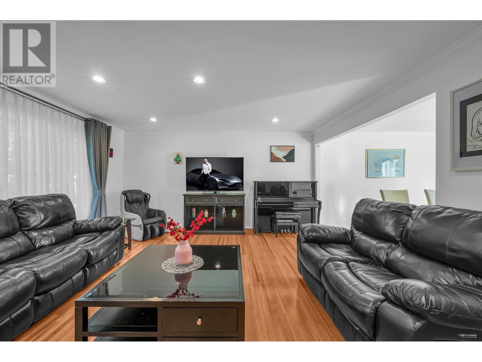 310 Macbeth Crescent, West Vancouver, British Columbia  V7T 1V7 - Photo 4 - R2824819