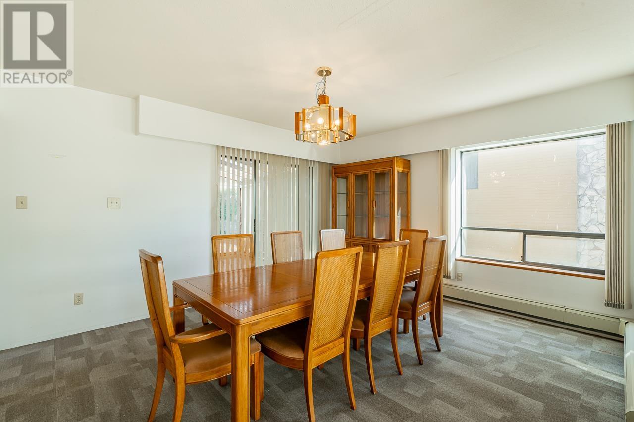 272 Montroyal Boulevard, North Vancouver, British Columbia  V7N 4E5 - Photo 8 - R2824820