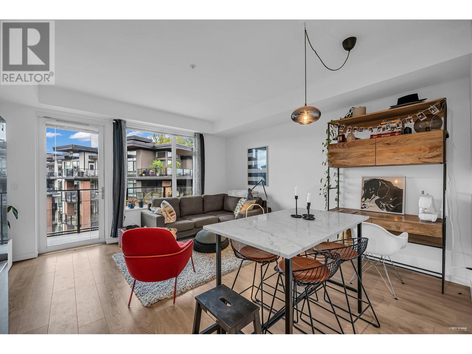 412 725 Marine Drive, North Vancouver, British Columbia  V7M 0G2 - Photo 2 - R2825114