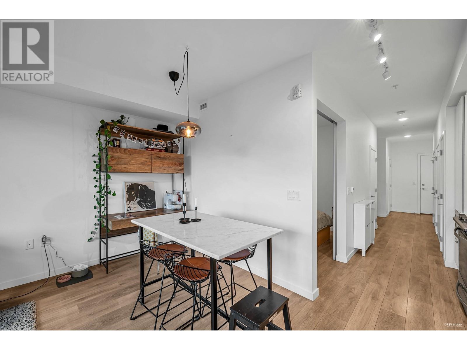 412 725 Marine Drive, North Vancouver, British Columbia  V7M 0G2 - Photo 3 - R2825114