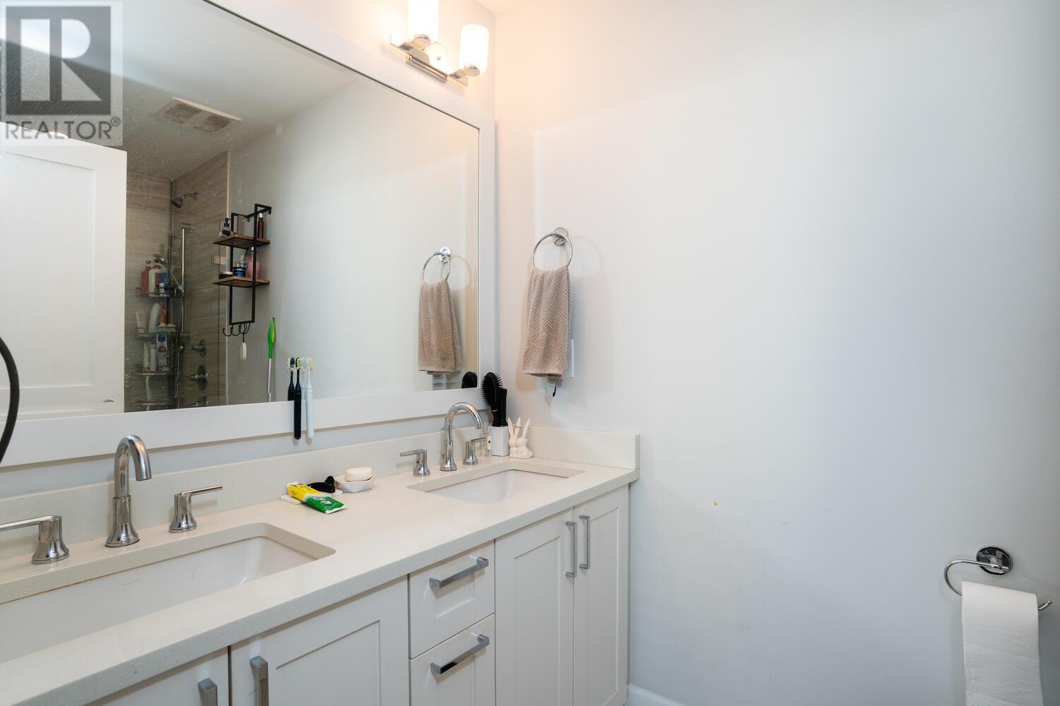 4897 47a Avenue, Ladner, British Columbia  V4K 1T3 - Photo 8 - R2825124