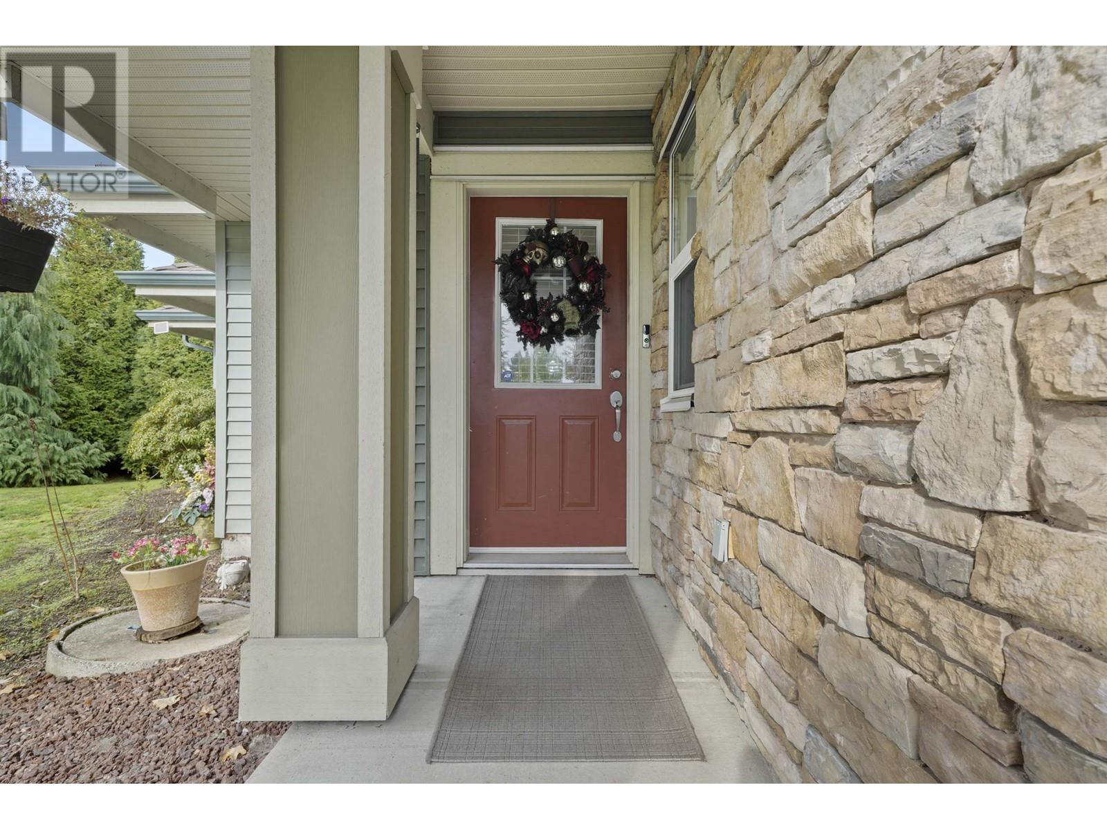 21 22977 116 Avenue, Maple Ridge, British Columbia  V2X 9A8 - Photo 2 - R2825187