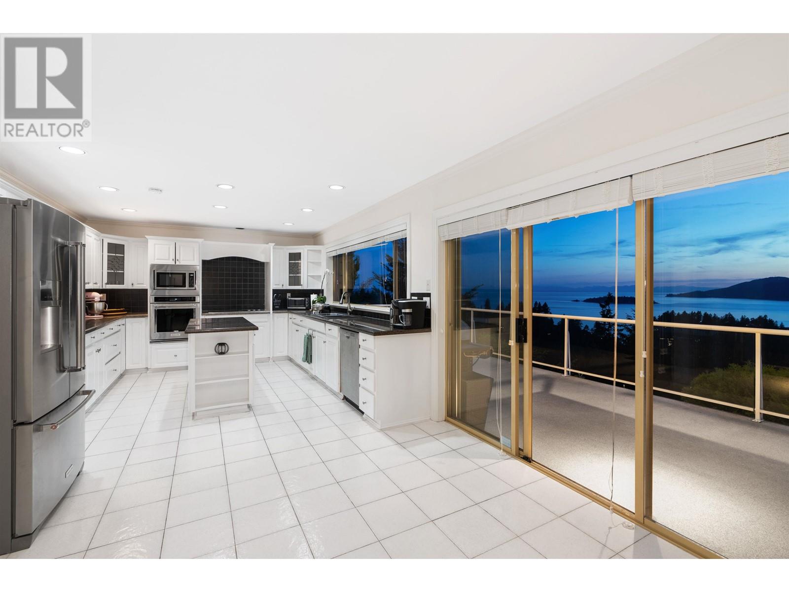 5532 Westhaven Road, West Vancouver, British Columbia  V7W 3E9 - Photo 10 - R2825117
