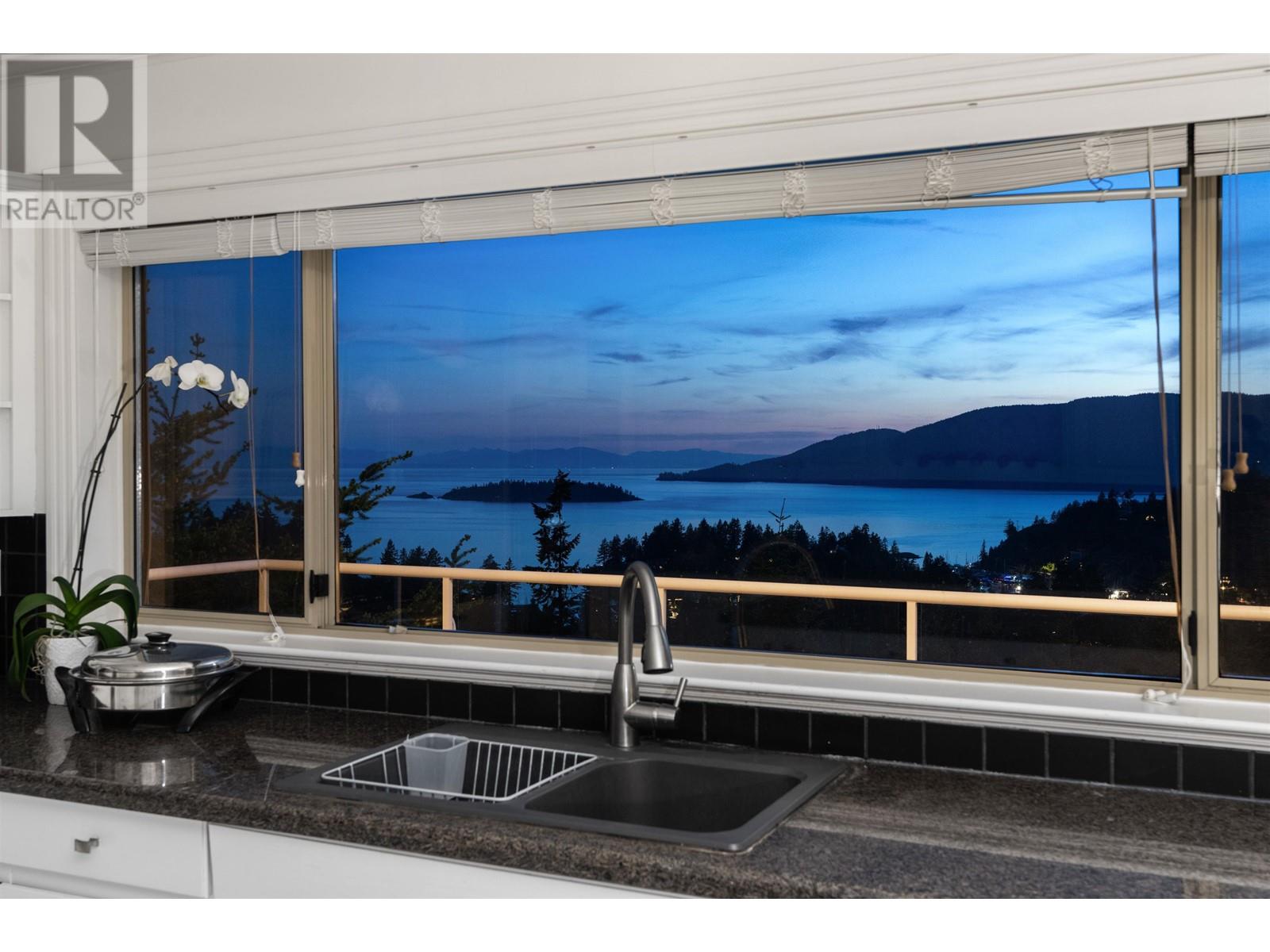 5532 Westhaven Road, West Vancouver, British Columbia  V7W 3E9 - Photo 11 - R2825117