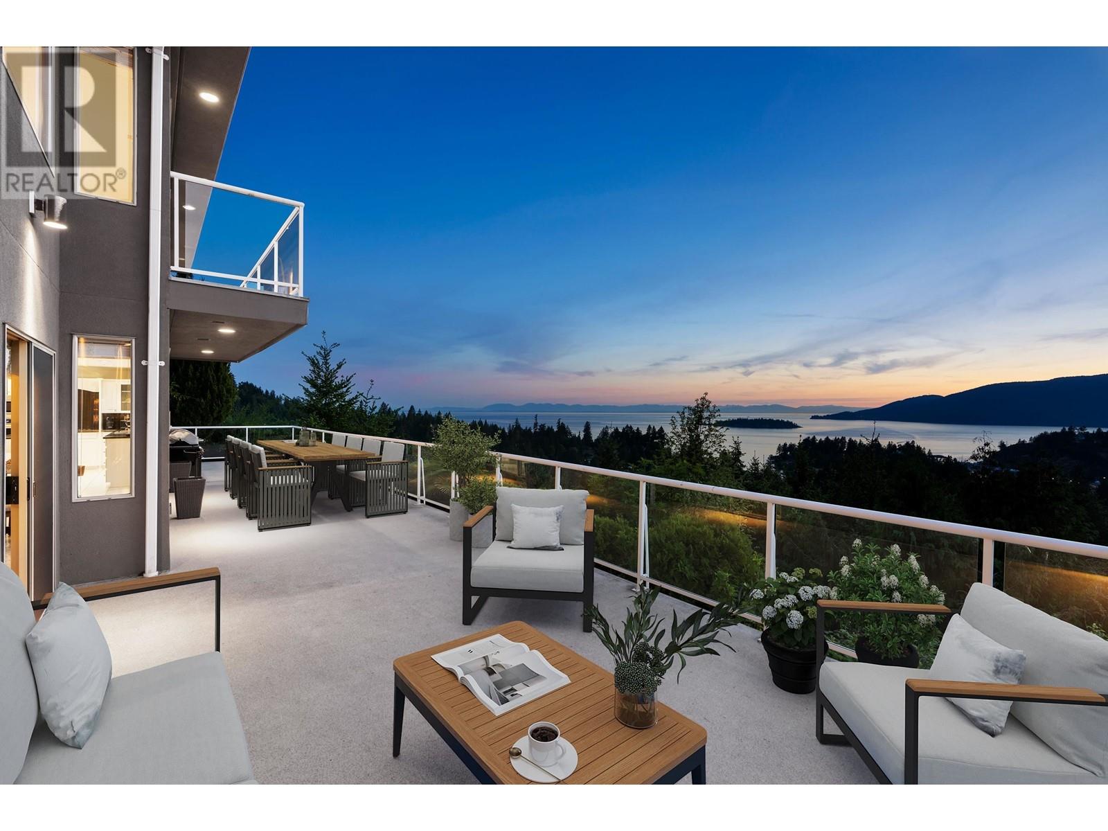 5532 Westhaven Road, West Vancouver, British Columbia  V7W 3E9 - Photo 3 - R2825117