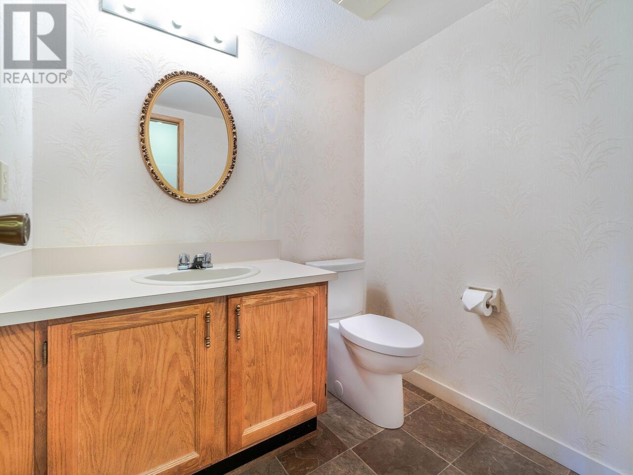 5785 Burns Place, Burnaby, British Columbia  V5H 1W8 - Photo 13 - R2825120