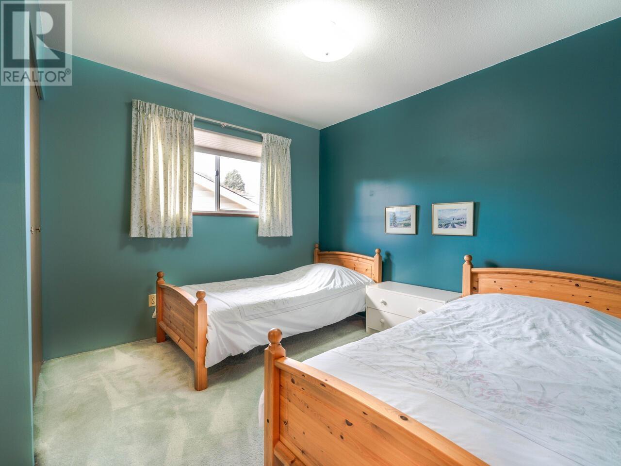 5785 Burns Place, Burnaby, British Columbia  V5H 1W8 - Photo 18 - R2825120